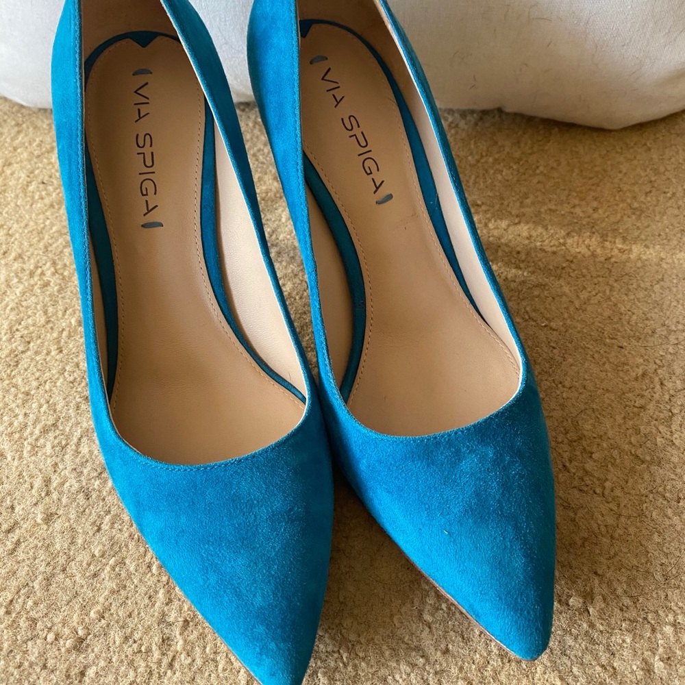 Via Spiga suede heels